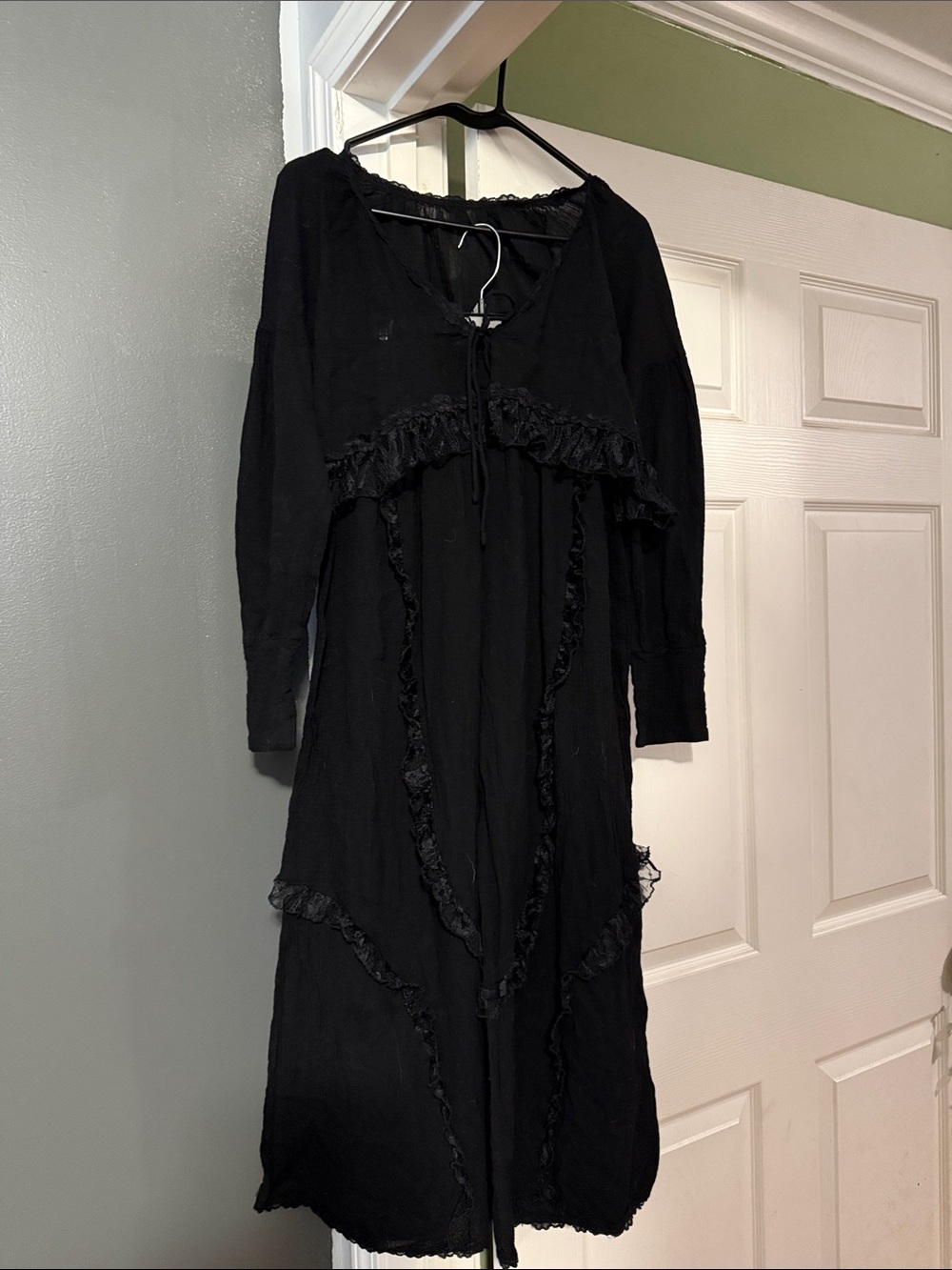 Women's Black Ruffle-Trim Sleep two piece